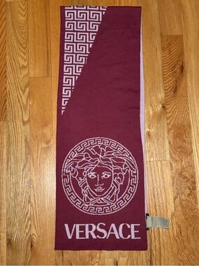 Versace 2024 Runway Medusa Scarf 🔥
